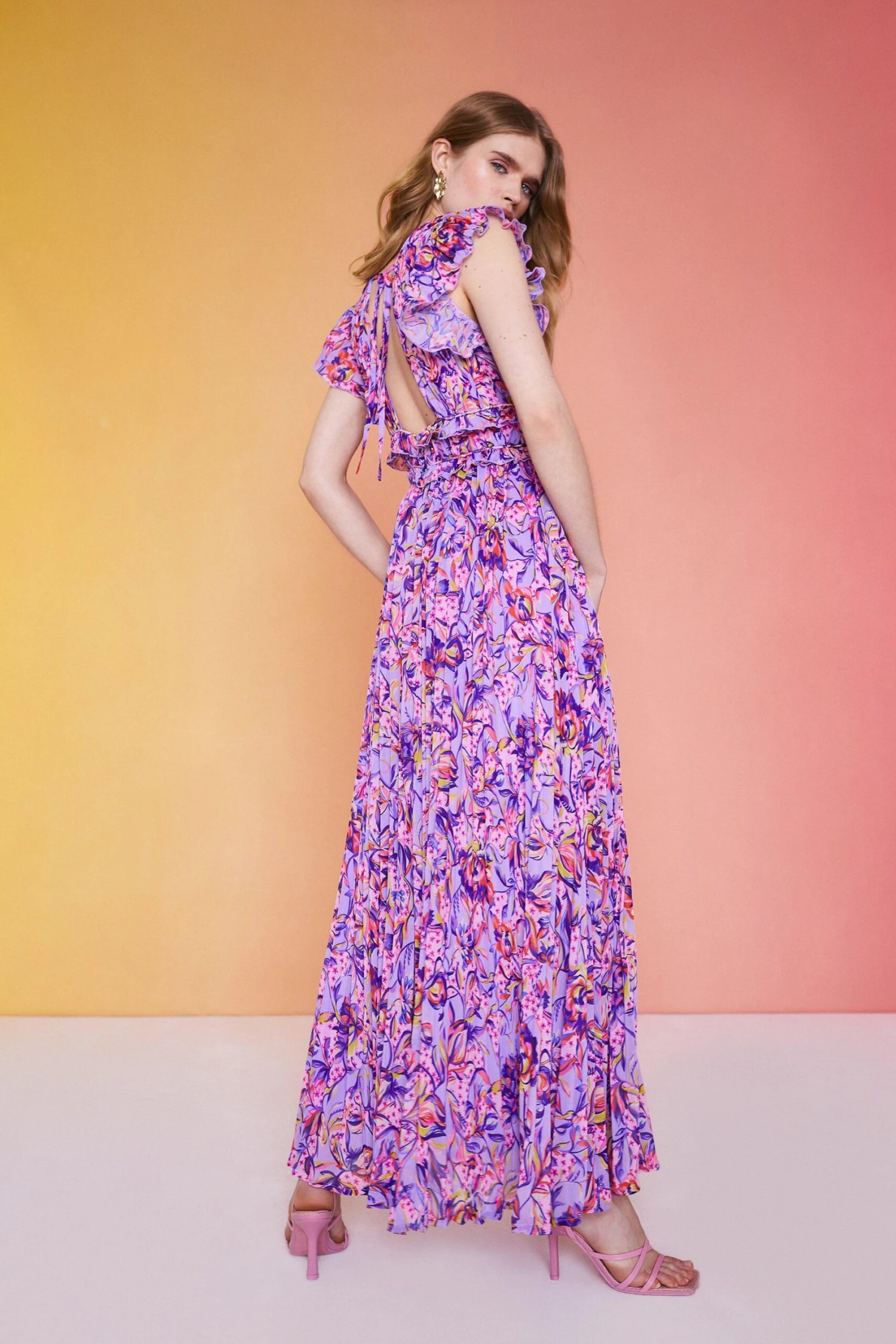 Coast Alexandra Farmer Mega Pleat V Neck Dress 5 Coast Alexandra Farmer Mega Pleat V Neck Dress - Image 3