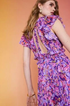 Coast Alexandra Farmer Mega Pleat V Neck Dress 11 Coast Alexandra Farmer Mega Pleat V Neck Dress -Simply Feminine Shop bcc01278 purple xl 5