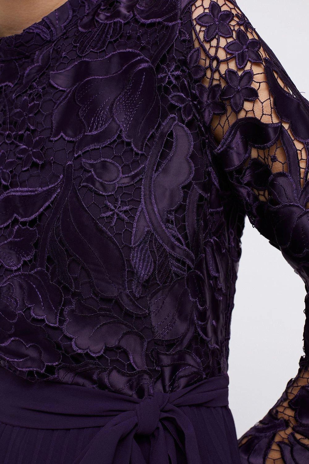 Coast Long Sleeve Scallop Lace Bodice Pleat Skirt Dress 7 Coast Long Sleeve Scallop Lace Bodice Pleat Skirt Dress - Image 5